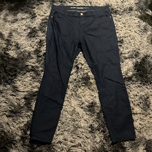 Old Navy Super Skinny Jeans - Picture 2 of 12